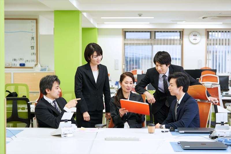 組織内でチームワークを築くコツについて